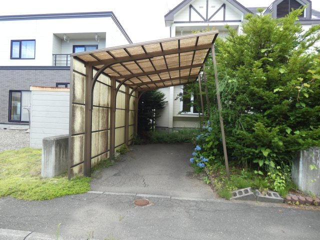 帯広市自由が丘５丁目の一戸建ての駐車場