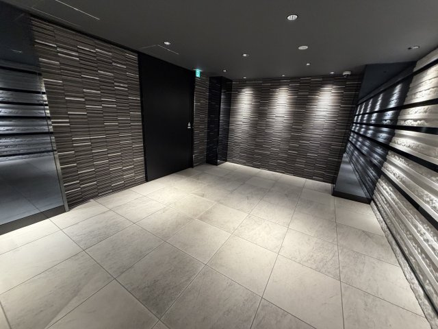 S-RESIDENCE江坂Libleのエントランス