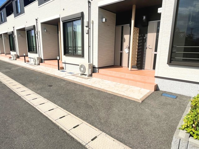 アラドハント　Ａのエントランス
