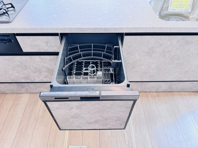松戸市平賀新築戸建（平賀10期）のキッチン|家事の手間をグッと省けるビルトイン食洗器