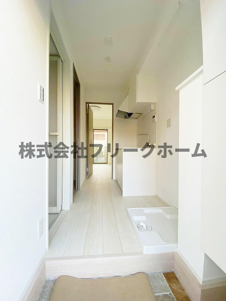 小金井市貫井南町４丁目のアパートの玄関