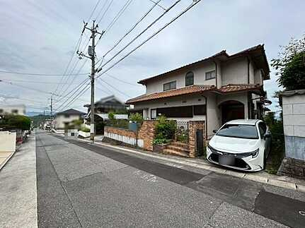 佐伯区薬師が丘２丁目の前面道路含む現地写真