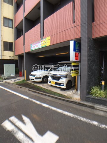 ブライズ亀戸の駐車場