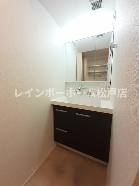 【非対面対応】接客・申込・契約オンライン！LINE×相談可！の洗面所|脱衣スペースもあります