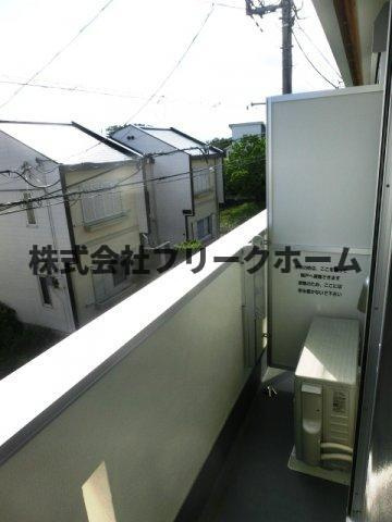 小金井市貫井南町４丁目のアパートのバルコニー