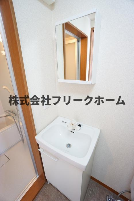小金井市貫井南町４丁目のアパートの洗面所