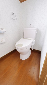 【トイレ】 | 寒河江市新山町　売戸建 | ※掲載写真は、家具・家財等を画像処理により削除しています。現況を優先します。