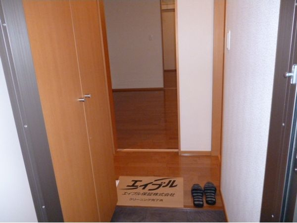 メゾン植野の玄関