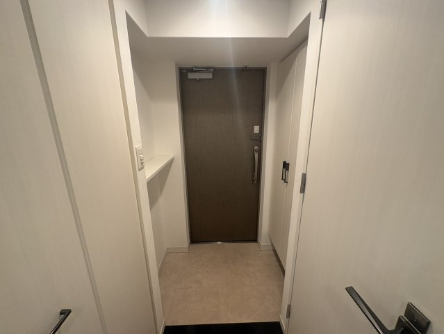 S-RESIDENCE江坂Eminenceの玄関