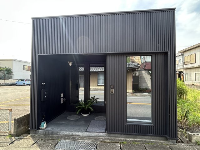 阿南市津乃峰町長浜中古戸建(内装リフォーム済)の玄関
