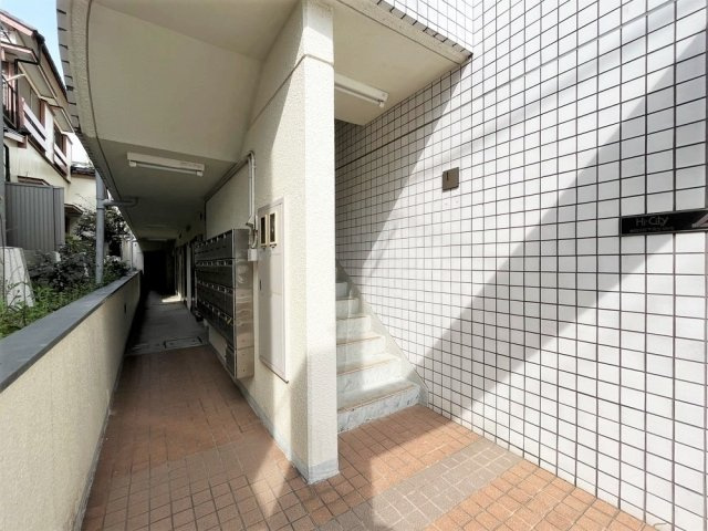 ハイシティ三軒茶屋第1のエントランス|落ち着いたエントランスです