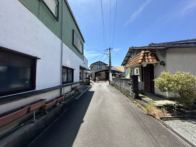 大善寺町宮本の前面道路含む現地写真