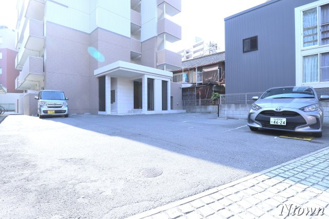 【駐車場】 | アスピラシオン名駅 | 駐車場に車を止められます