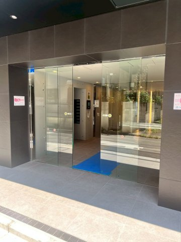 レアライズ西日暮里ノースのエントランス