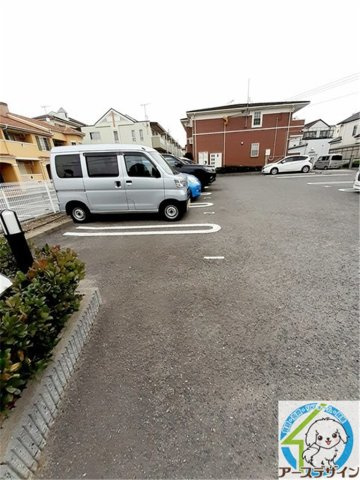 ルナ　パレス　Aの駐車場