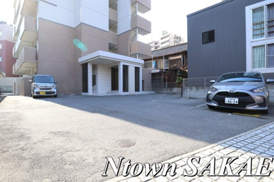 【駐車場】 | アスピラシオン名駅 | 駐車場に車を止められます