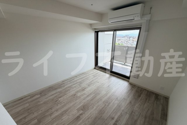 フォーリアライズ大阪ミッテの内装|使いやすい居間です