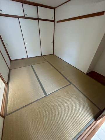 西宮市高塚町の賃貸マンションの居間・リビング