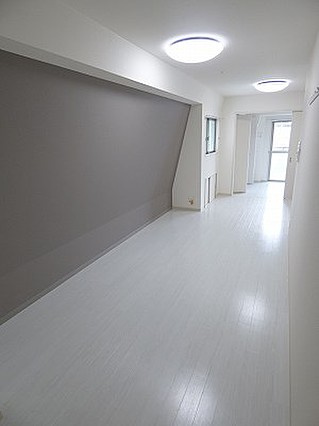 神戸市中央区磯辺通１丁目の賃貸マンションの居間・リビング