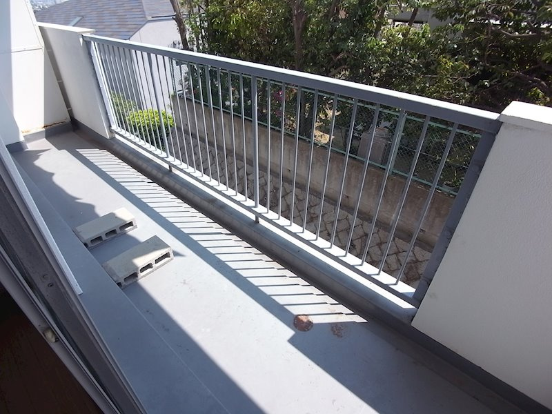 芦屋市東山町の賃貸マンションのバルコニー