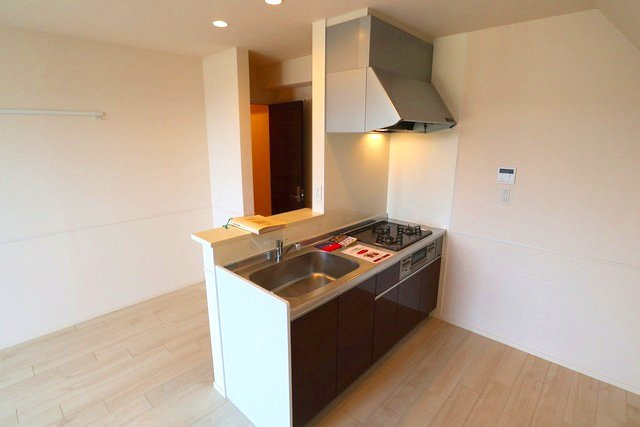 西宮市老松町の賃貸マンションの居間・リビング