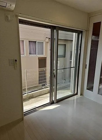 神戸市中央区中島通３丁目のテラスの居間・リビング