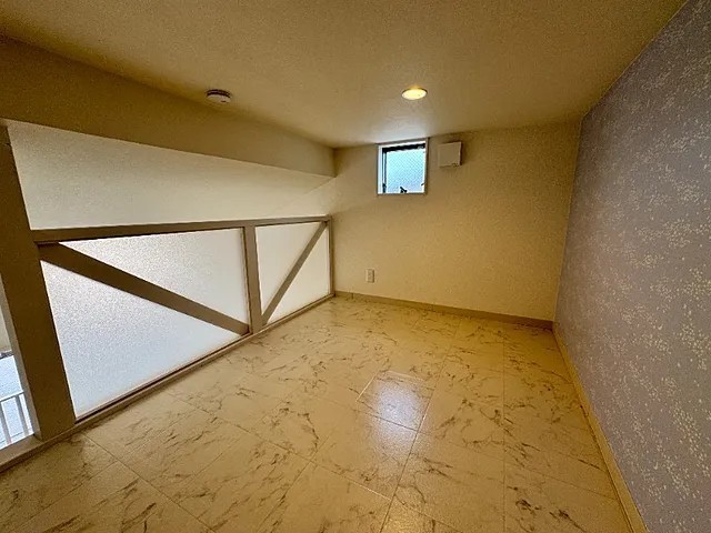 神戸市中央区中島通３丁目のテラスの居間・リビング