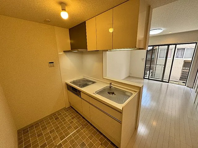 神戸市中央区中島通３丁目のテラスのキッチン