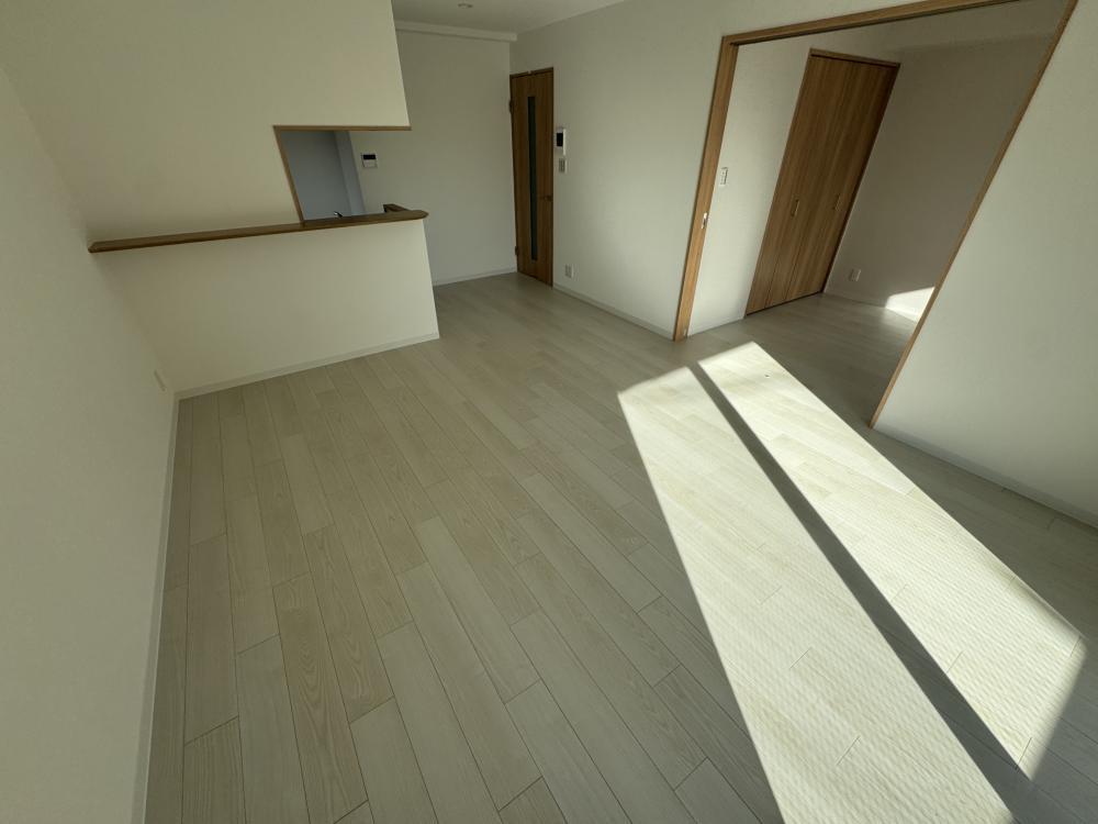 西宮市樋ノ口町２丁目の賃貸マンションの居間・リビング