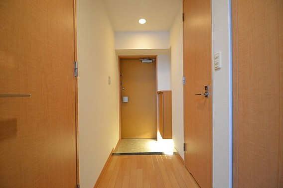 神戸市中央区元町通６丁目の賃貸マンションの玄関