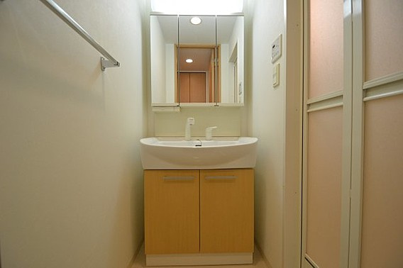 神戸市中央区元町通６丁目の賃貸マンションの洗面所