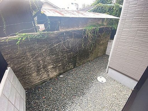 神戸市東灘区住吉宮町５丁目のアパートのバルコニー