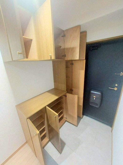 神戸市東灘区本山南町５丁目の賃貸マンションの玄関