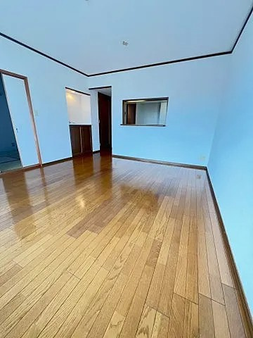 西宮市甲子園五番町の賃貸マンションの居間・リビング