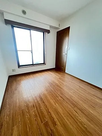 西宮市甲子園五番町の賃貸マンションの居間・リビング