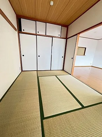西宮市甲子園五番町の賃貸マンションの居間・リビング