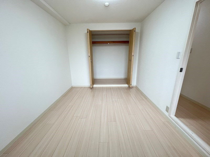西宮市下大市東町の賃貸マンションの居間・リビング