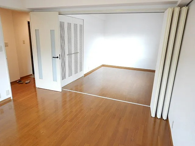 神戸市東灘区田中町４丁目の賃貸マンションの居間・リビング