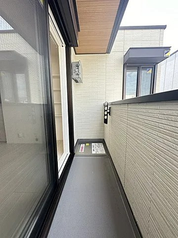 西宮市上甲子園４丁目のアパートのバルコニー