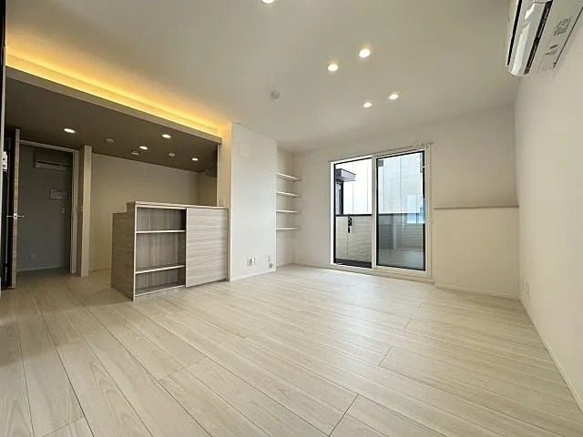 西宮市上甲子園４丁目のアパートの居間・リビング