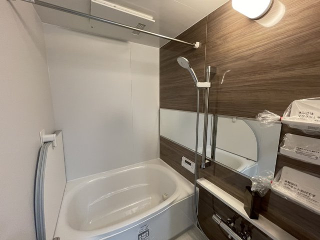 サンワプラザ芦屋の浴室|浴室は暖房乾燥機付き。