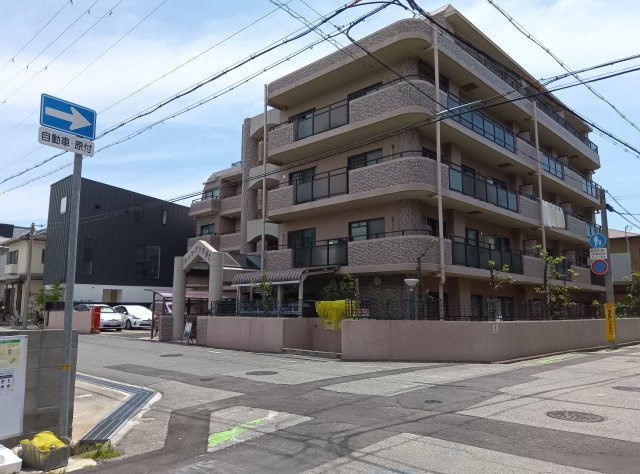 サンワプラザ芦屋の外観