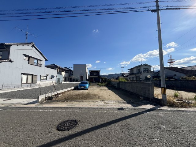 下吾川土地の前面道路含む現地写真