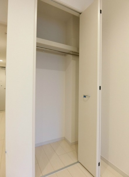 調布市八雲台１丁目の賃貸マンションの収納