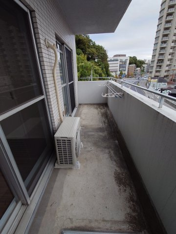 川崎市麻生区万福寺６丁目の賃貸マンションのバルコニー