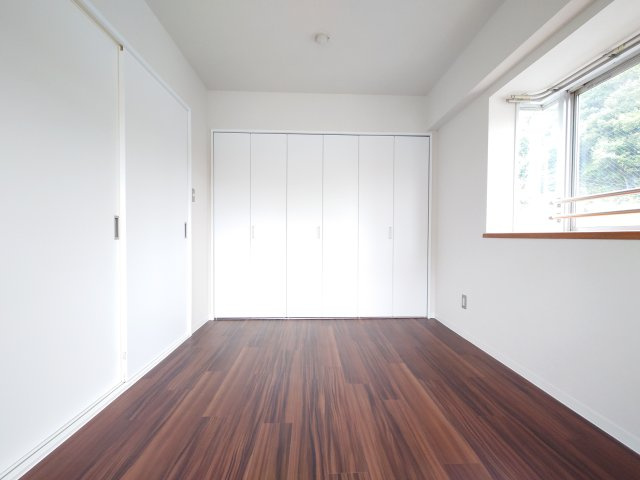川崎市麻生区万福寺６丁目の賃貸マンションの洋室