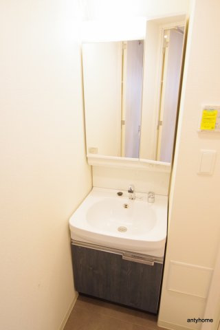 プレサンス上町台筆ヶ崎NORTH　仲介手数料無料の洗面所