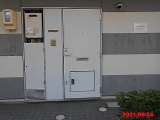 レオパレスＩＴＯの玄関|宅配ＢＯＸ完備