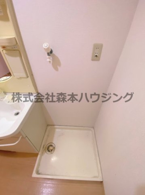 【設備】 | 　ファムール忍ヶ丘 | 室内洗濯機置き場です