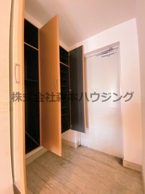 【収納】 | 　ファムール忍ヶ丘 | シューズクローゼットついてます